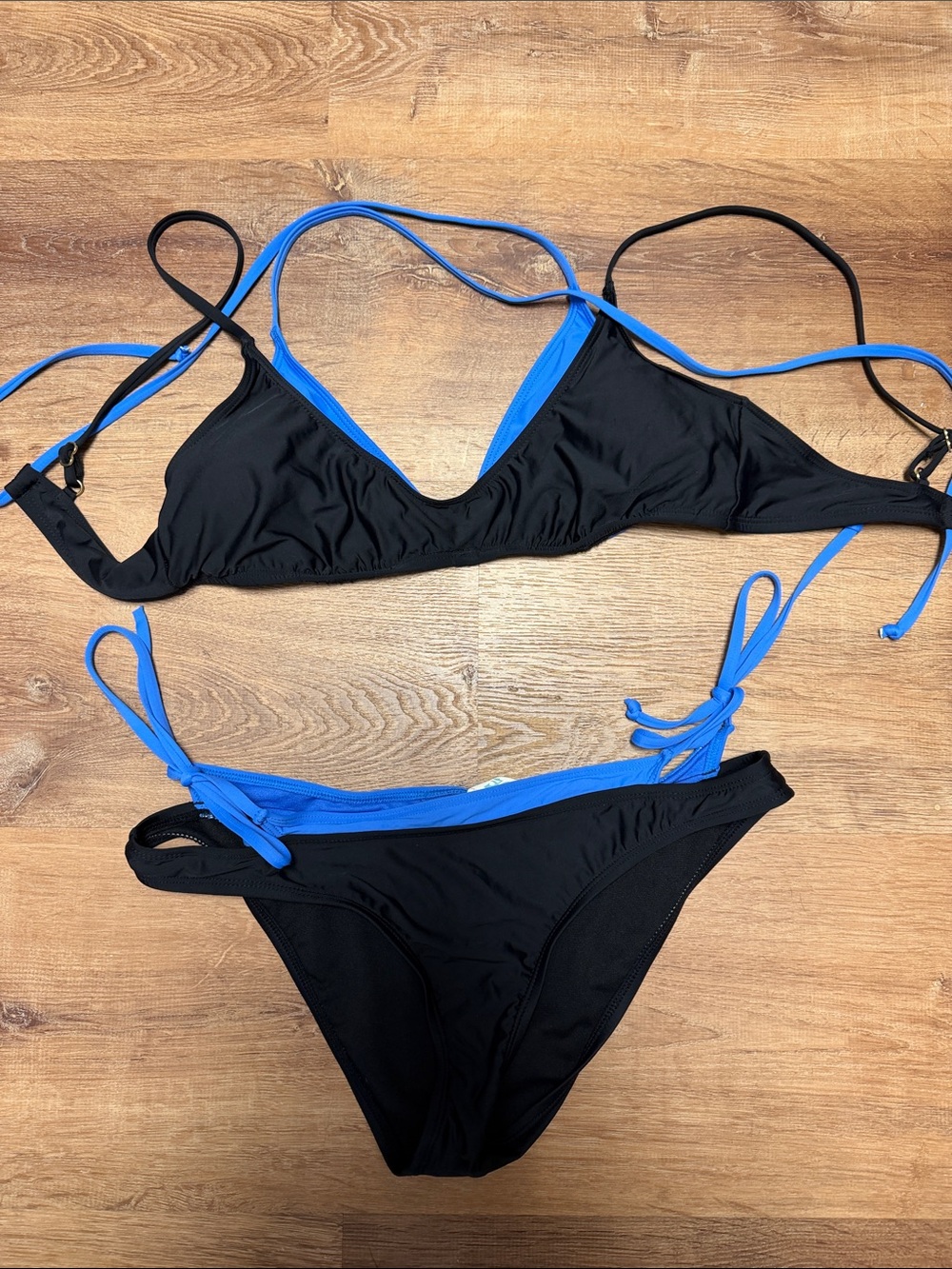Women’s Black & Blue Tie-Side Bikini Set M